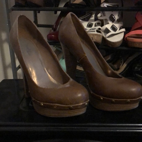 Heels - Picture 1 of 3